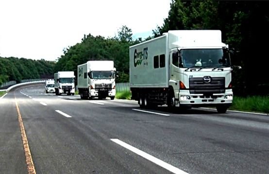 Zombi teherautók Japánban