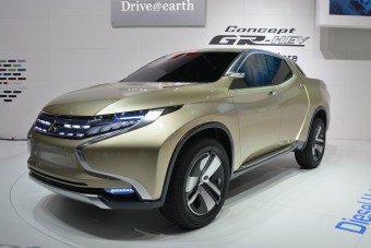 Dízel hibrid pick-up a Mitsubishitől