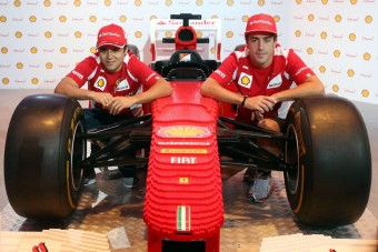 Tankolásért ajándék Ferrari
