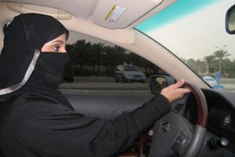 Szabad- a nőknek autót vezetni?