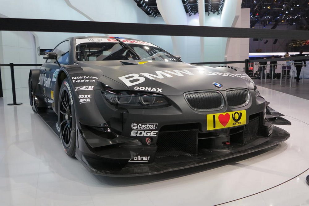 BMW M3 DTM - nem variált nyertes csapatain a BMW 2013-ra