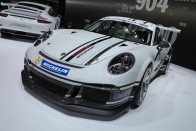 Porsche 911 GT3 Cup - a tavaly év végén bemutatott, de Genfbe is elhozott versenyautó 460 lóerős
