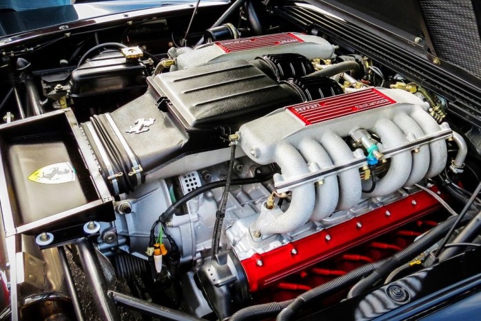 Elárverezik Elton John Ferrariját 5 | Vezess Elárverezik Elton John Ferrariját 5