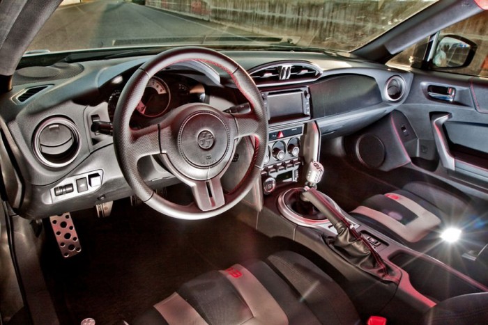 Ammónia hajtású Toyota sportkocsi 6