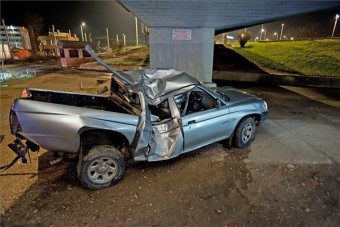 Lezuhant egy autó a Határ úti felüljáróról