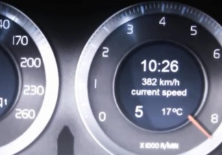 Állunk a padlón - 383 km/óra egy Volvóval