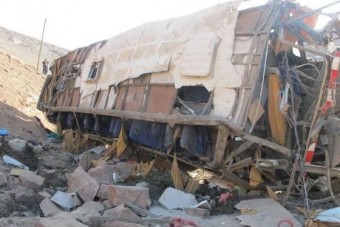 Kétszáz métert zuhant a busz, 14 halott