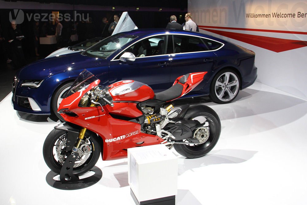 Tavaly nyáron az Audi megvette a Ducatit. A képen az 1199 Panigale R nevű lövedék: 195 lóerős, de csak 190,5 kilót nyom