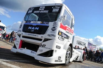 Tizenévessel indul a magyar kamioncsapat