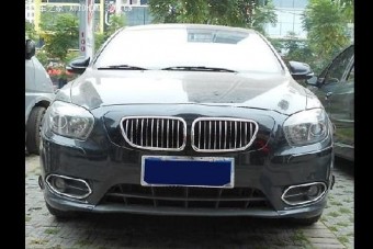 Bömbi, Merdzsó, Lexus ócsón, okosba