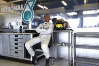 F1: Okos trükkel gyorsul a Mercedes? 54