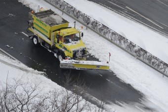 Folyamatosan szabadul fel a hótól az ország
