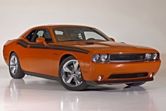 Időzített gyújtóbomba a sportkocsi