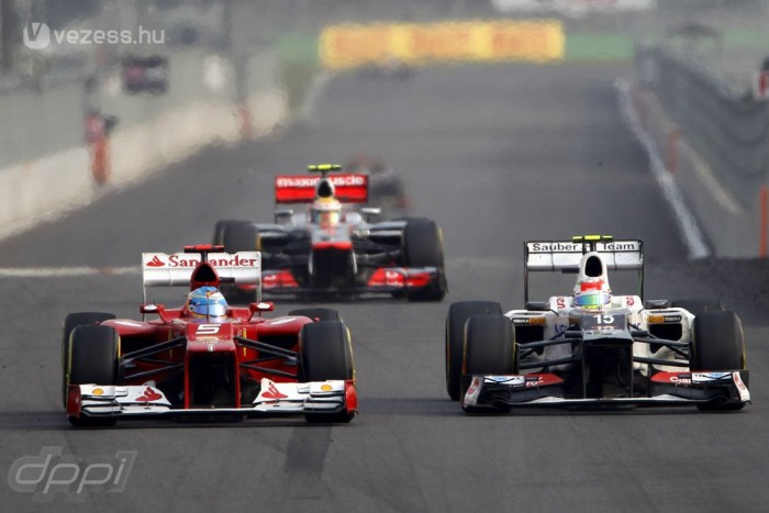 F1: Pereznek el kellett engednie Alonsót?