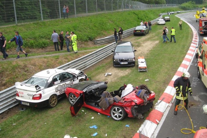 Eladó a Nürburgring 6 | Vezess Nem véletlenül hívják Zöld Pokolnak. Sok a bukás, de ettől csak vonzóbb a pálya