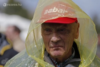 F1: A Mercedes megint a gumikat szidja