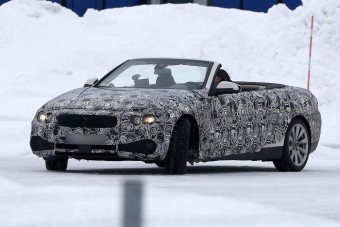 Nyitott tetővel a BMW 4-es kabrió