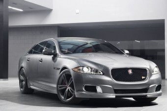 Lehengerlő limuzin a Jaguartól