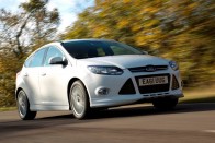 2. Ford Focus, 1 036 683. Nincs messze a korona a Focusnak, amely két generációval érte el ezt az eredményt. Kínában és Oroszországban nagyon kapós a Focus, de sokféle karosszériájával és modern motorjaival Európában sem fogy rosszul