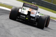 F1: Button zavarba jött a tempótól 53