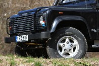 Autó évtizedekre: Land Rover 42