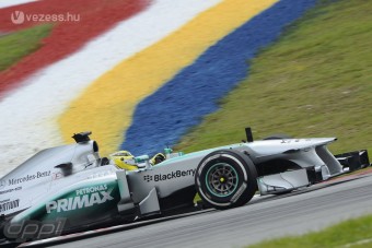 F1: Hamiltonék a pole-t akarták