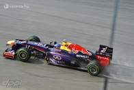 F1: Vettel nyerte az esőlutrit 42