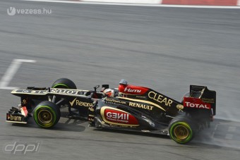 F1: Räikkönent hátrasorolták