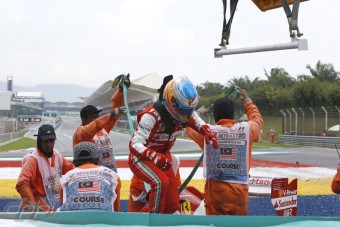 F1: Alonsót nem zavarja a lépéshátrány