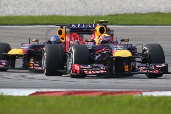 Videó: Webber bemutat az előzés után
