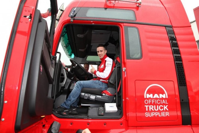 Idén az olasz Andrea Dovizioso és az amerikai Nicky Hayden próbálja meg elhódítani a Moto GP trófeáját  