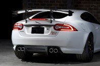 Nem optikai a tuning. Kizárólag fehér színben kapható az XKR-S GT