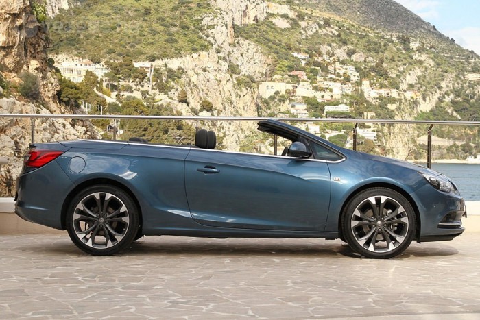 Majdnem 4,7 méter hosszú