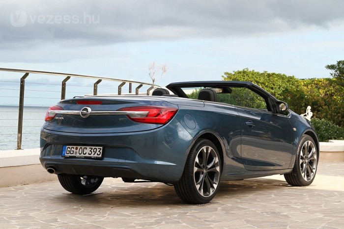 Merev kasztni, kényelmes, okos futómű