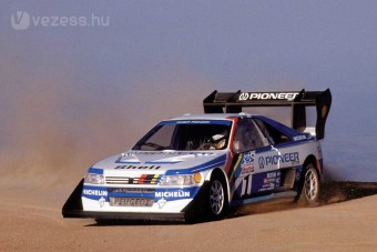 Hegyi versenyen indul Loeb