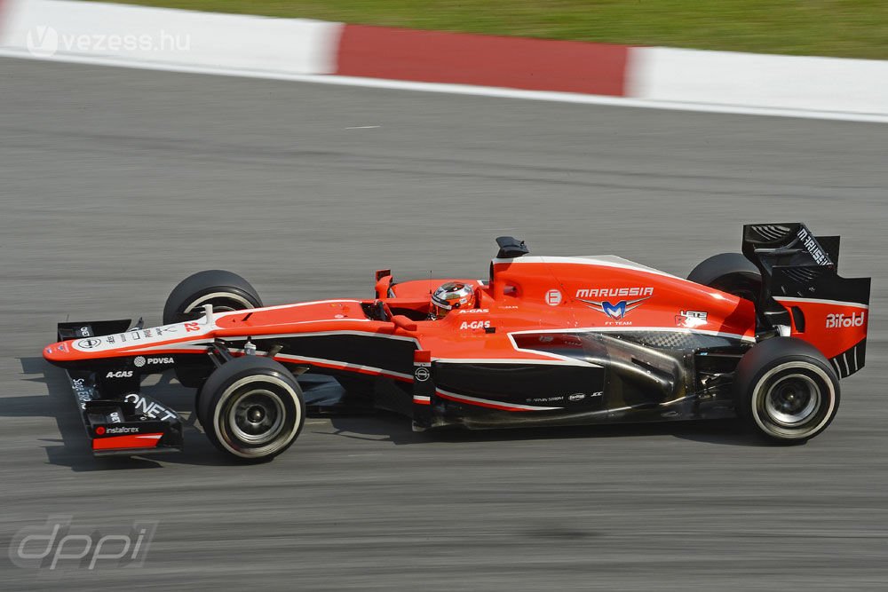 F1: Ferrarira válthat a Marussia 1