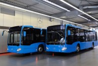 Felvonulnak Budapest új buszai 10