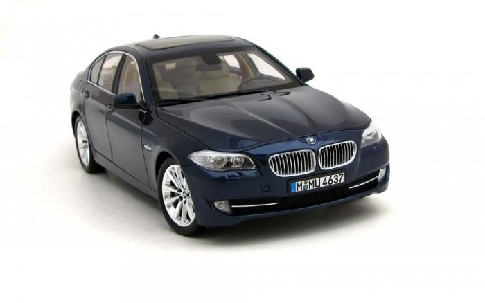 Szolidan sportos, inkább elegáns formájú az F10-es 5-ös