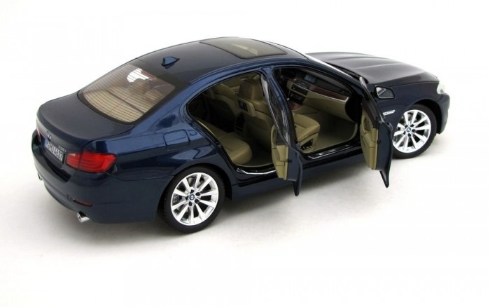 Persze, hogy zsanérosan nyílik!