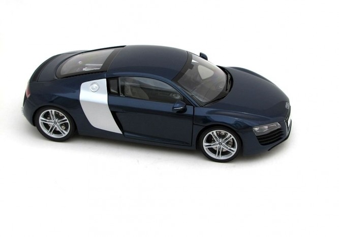 Hibátlan a sötétkék metál fényezés