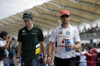F1: Rosberg morog, Hamilton kidőlt 49