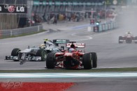 F1: Rosberg morog, Hamilton kidőlt 50