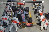 F1: Rosberg morog, Hamilton kidőlt 70