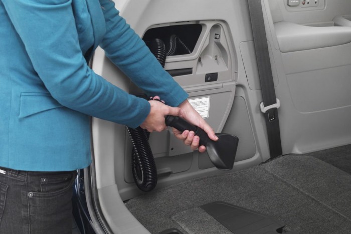 Beépített porszívó az autóban 6