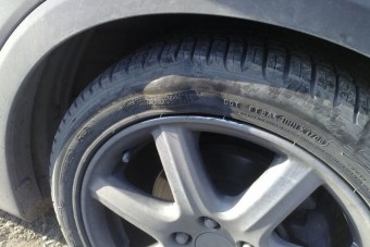 Kátyúba szakadt az abroncs, ki fizet?