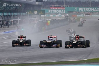 F1: Csak az eső árthat Räikkönenéknek