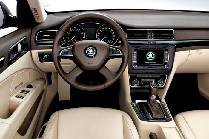 Megújult a Škoda Superb 4