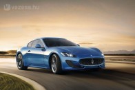 10. Maserati GranTurismo Sport, 15,5 l/100 kilométer, 460 LE. Pininfarina-karosszériájával és vérforraló hangjával a GranTurismo sokat szépít környezetén. Aki ilyen sok jót tesz az emberekkel, igazán megérdemli a sportosabb változatot, amely 4,7 másodperc alatt gyorsul százra. Ez az autó is takarékosabb automatikus váltóval, mint a hatfokozatú manuálissal, a különbség átlagban 1,2 liter