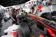 F1: Keményen barkácsolják a McLarent 5