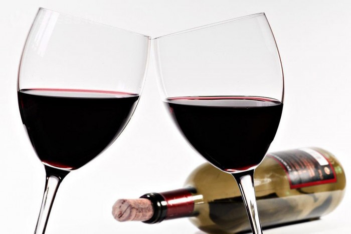 Bort kínálnak az autópályán